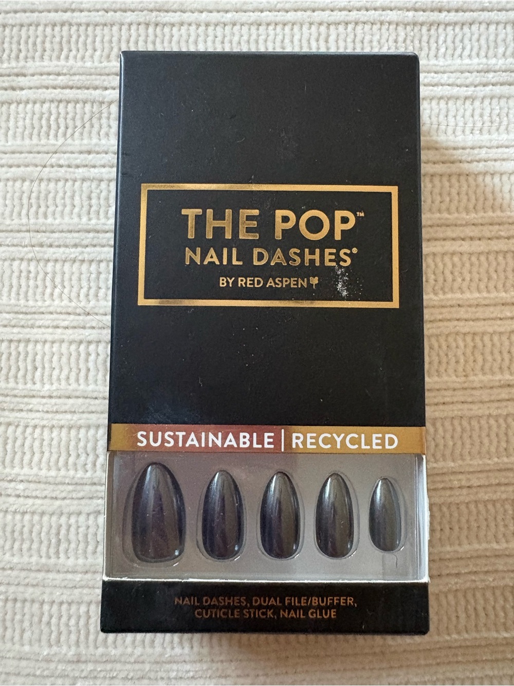 The Pop Nail Dashes Red Aspen  Metallic Grey Press-On Nails Cheers Cosette